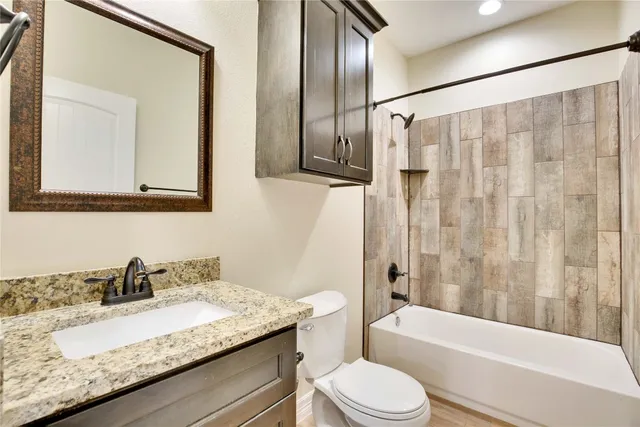 $2,100 | 118 North Buckhorn Drive, Bastrop, TX 78602