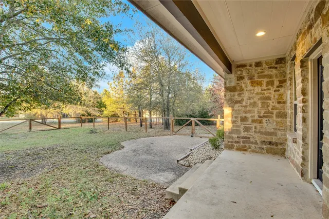$2,100 | 118 North Buckhorn Drive, Bastrop, TX 78602