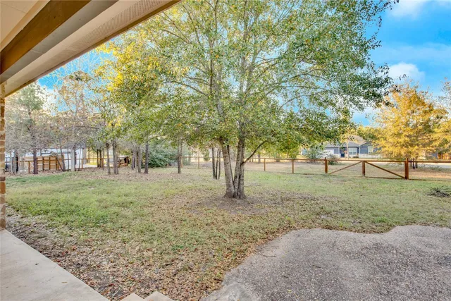 $2,100 | 118 North Buckhorn Drive, Bastrop, TX 78602