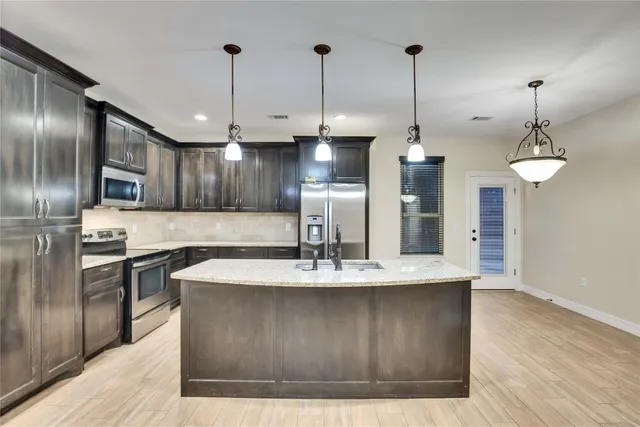 $2,100 | 118 North Buckhorn Drive, Bastrop, TX 78602