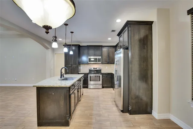 $2,100 | 118 North Buckhorn Drive, Bastrop, TX 78602