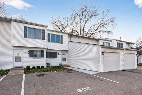 $190,000 | 605 East Portland Drive, Burnsville, MN 55337