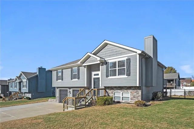 $374,900 | 1006 Buttercup Street, Smithville, MO 64089