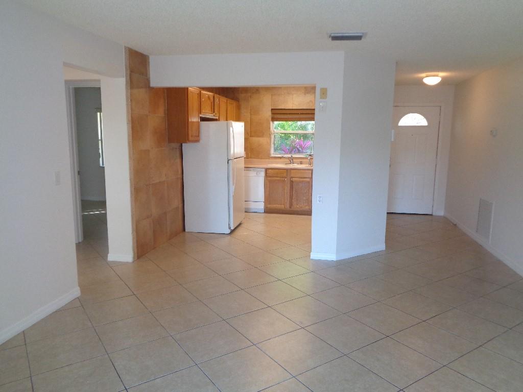 873 Roseland Road Sebastian, FL 32958 - Photo 8 of 32 Gallery Image 8