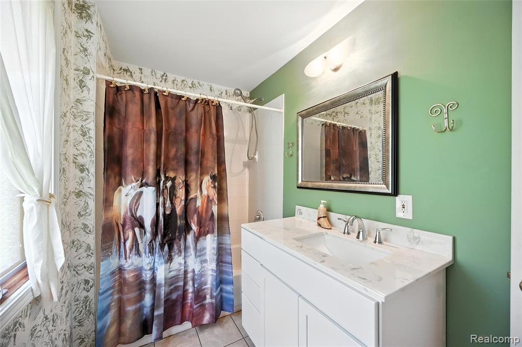 1427 Porter Road White Lake, MI 48383 - Photo 24 of 27
