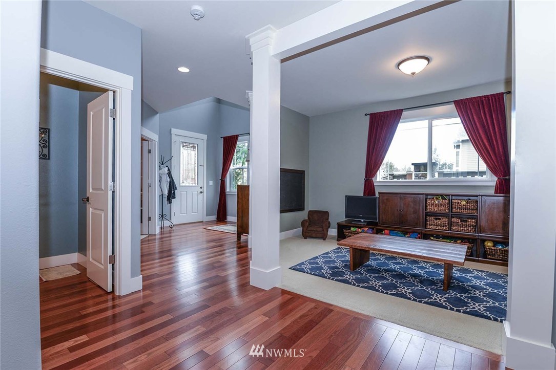 16405 37th Drive Southeast Bothell, WA 98012 - Photo 6 of 25 Gallery Image 6