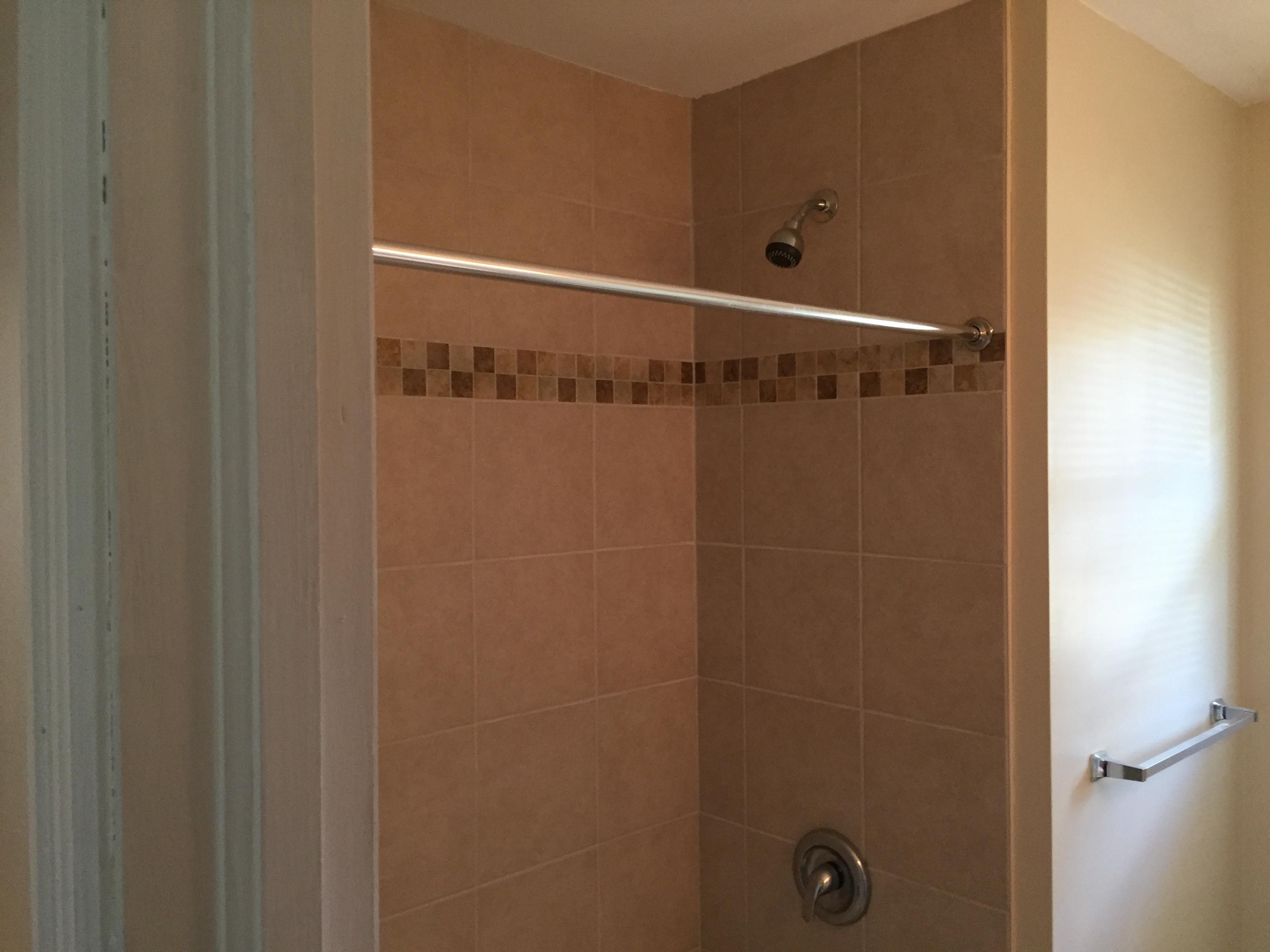415 Decatur Drive Salem, VA 24153 - Photo 9 of 21 Decatur Fullbath2