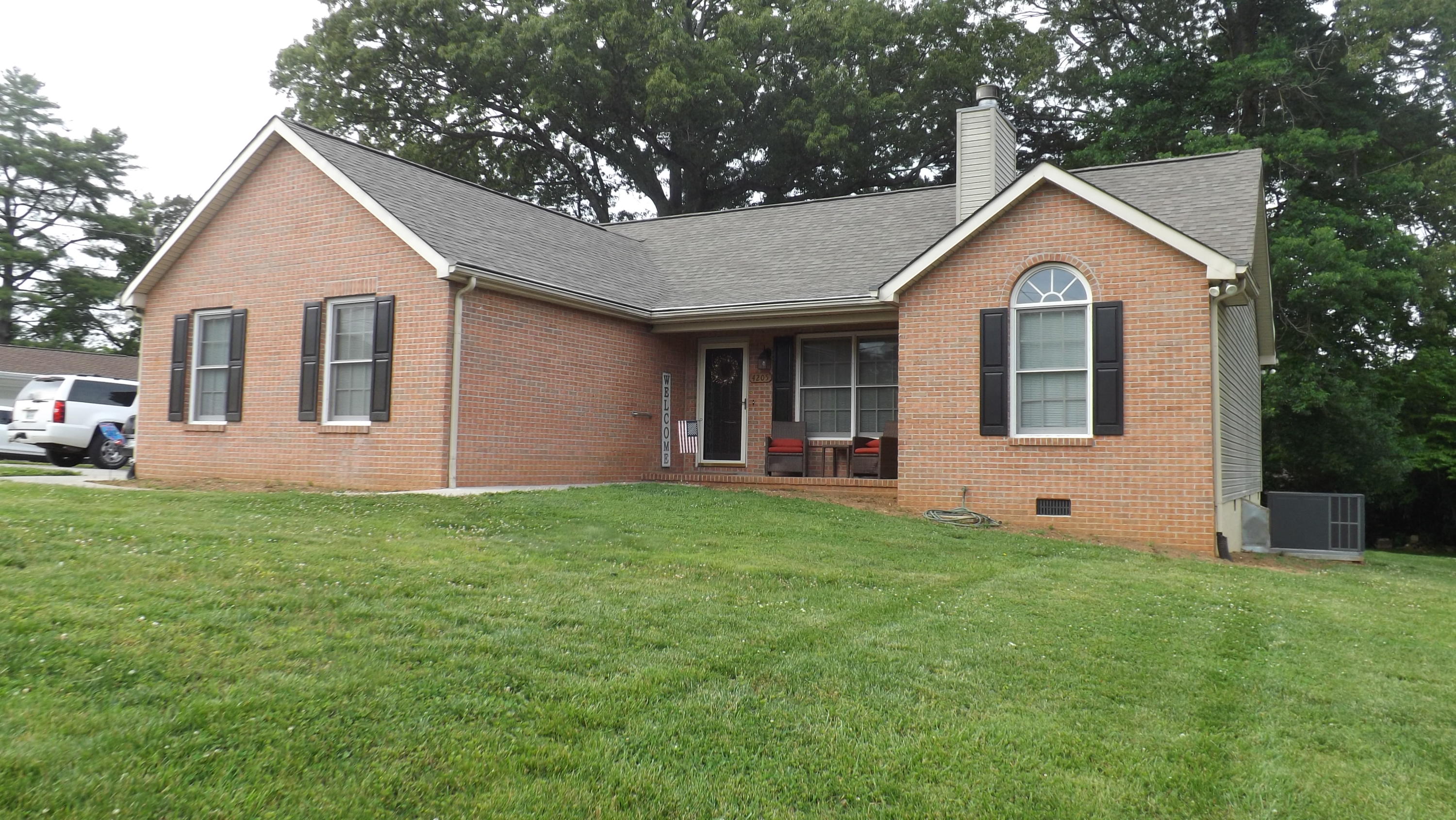 4205 Crestfield Road Knoxville, TN 37921 - Photo 3 of 28 DSCF4467