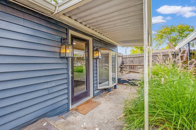 a view of a pathway of a house