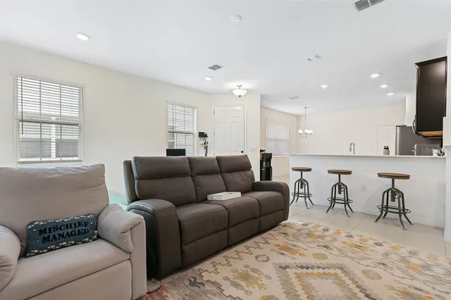 $2,650 | 5747 Spotted Harrier Way, Lithia, FL 33547