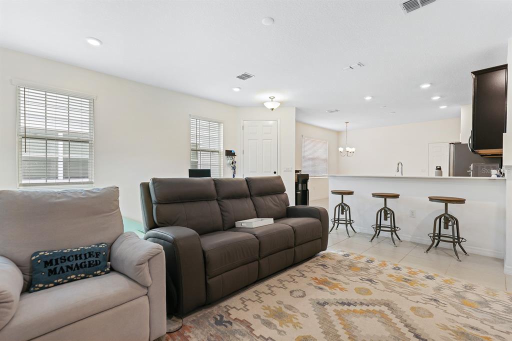 5747 Spotted Harrier Way Lithia, FL 33547 - Photo 5 of 14