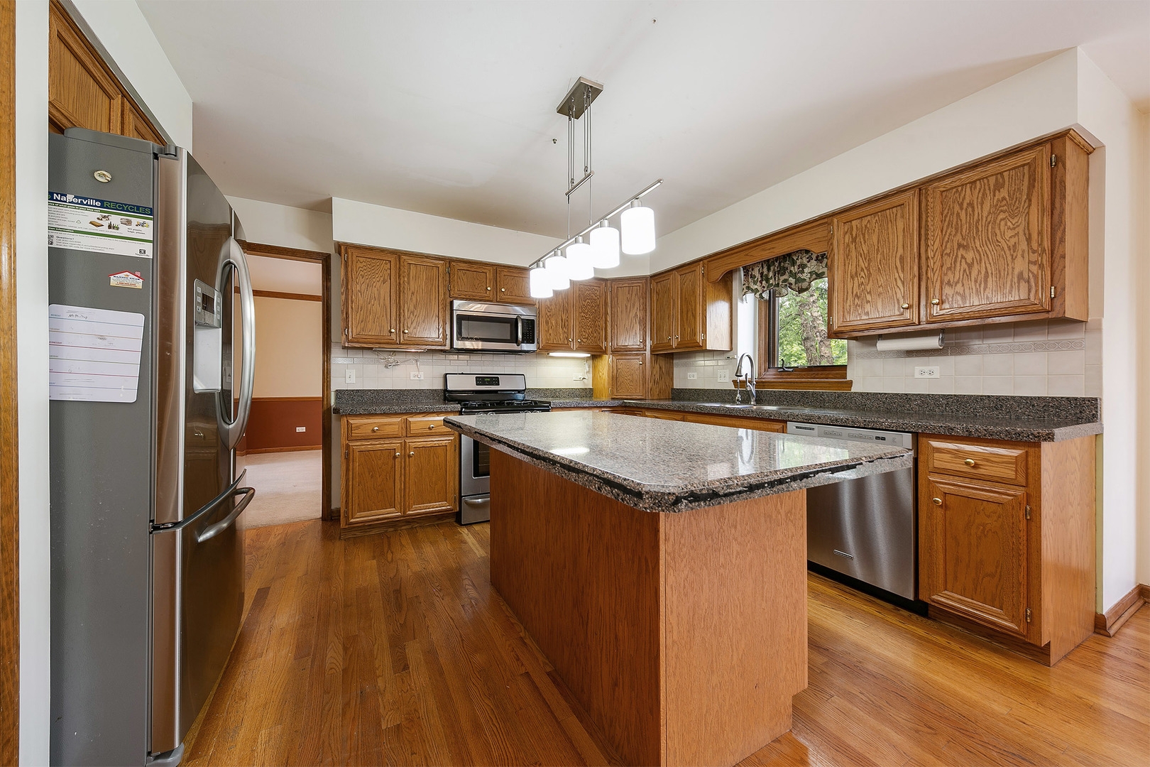 2772 Freeland Circle Naperville, IL 60564 - Photo 11 of 37