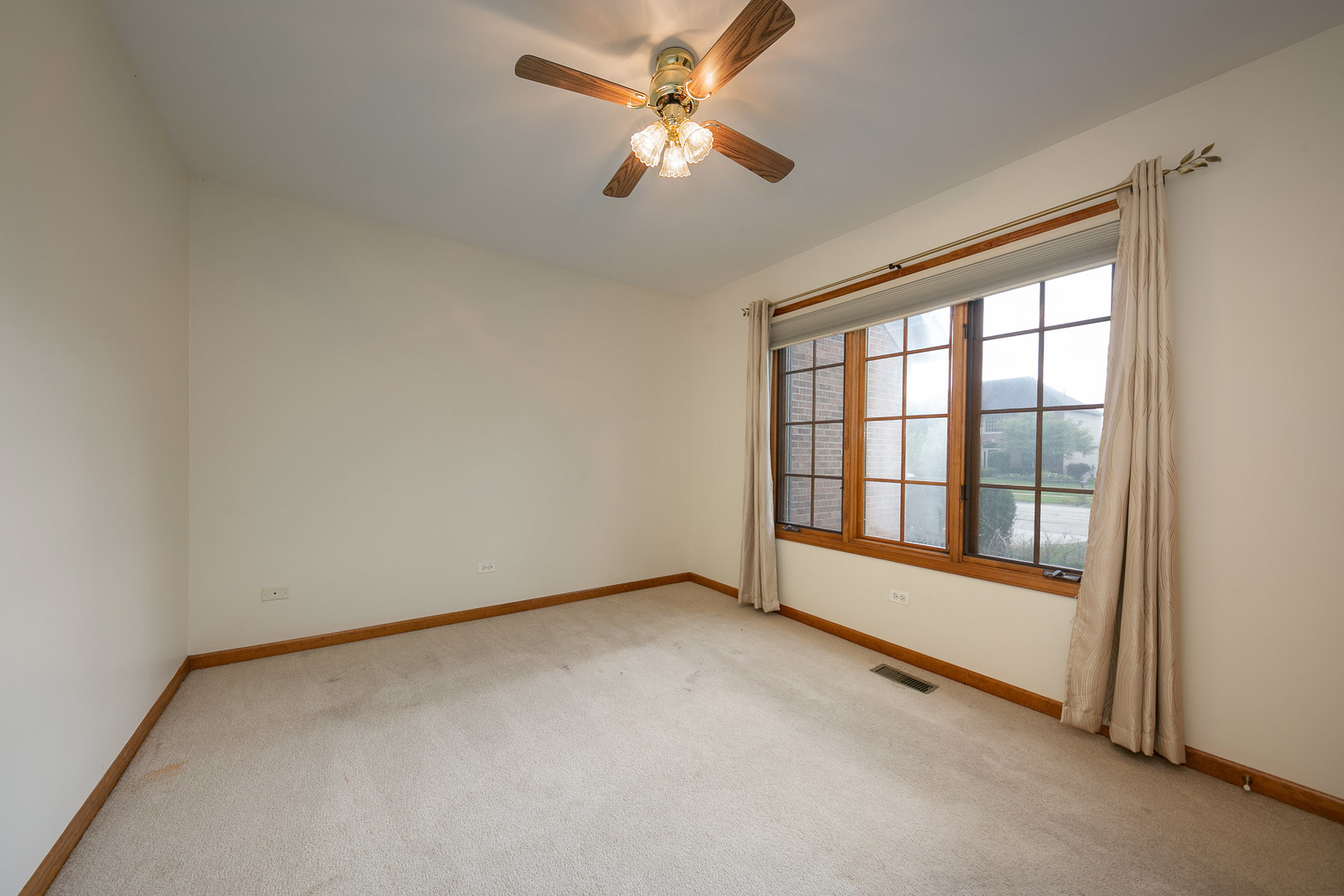 2772 Freeland Circle Naperville, IL 60564 - Photo 21 of 37