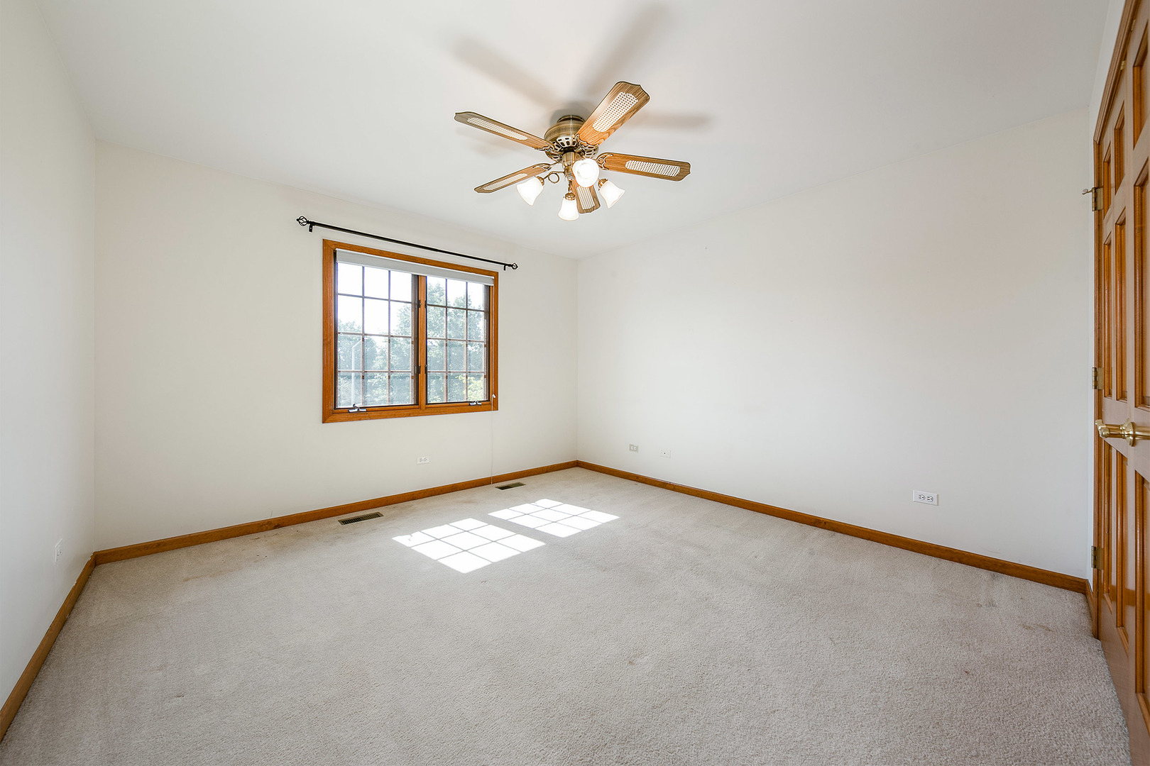 2772 Freeland Circle Naperville, IL 60564 - Photo 23 of 37