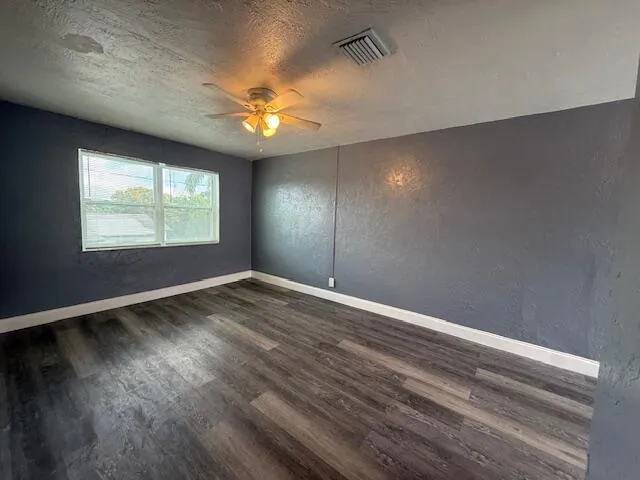 $1,650 | 1913 Division Avenue, Unit 202, West Palm Beach, FL 33407