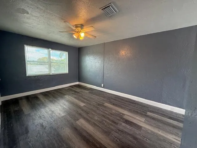 $1,650 | 1913 Division Avenue, Unit 202, West Palm Beach, FL 33407