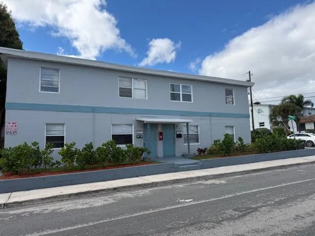 $1,650 | 1913 Division Avenue, Unit 202, West Palm Beach, FL 33407