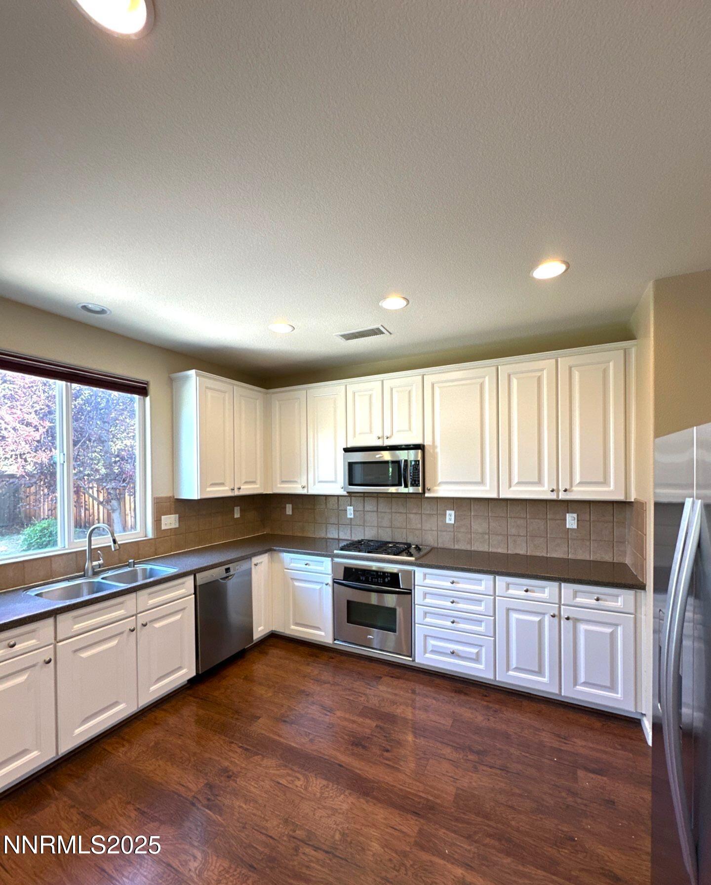 545 Terracina Way Reno, NV 89521 - Photo 3 of 26 down-net_http20250905-98-600t6t