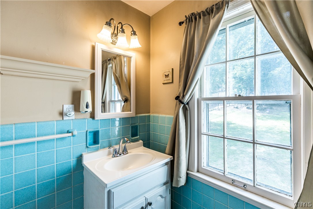 109 Lynbrook Circle DeWitt, NY 13214 - Photo 12 of 47