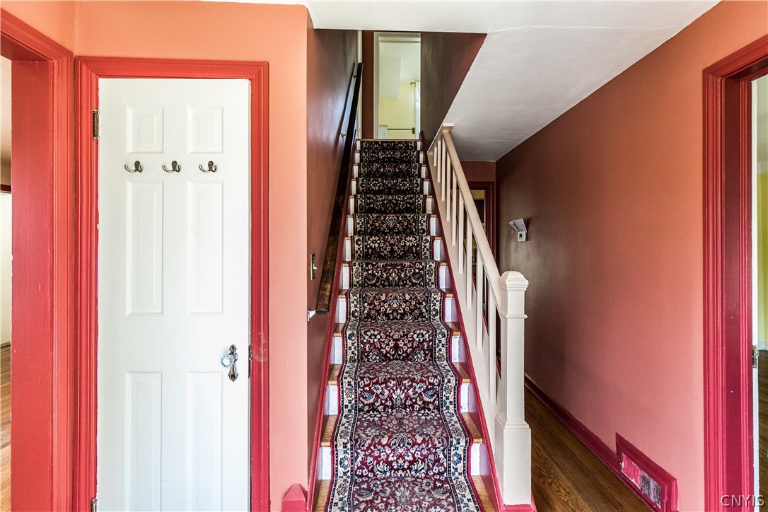 109 Lynbrook Circle DeWitt, NY 13214 - Photo 2 of 47