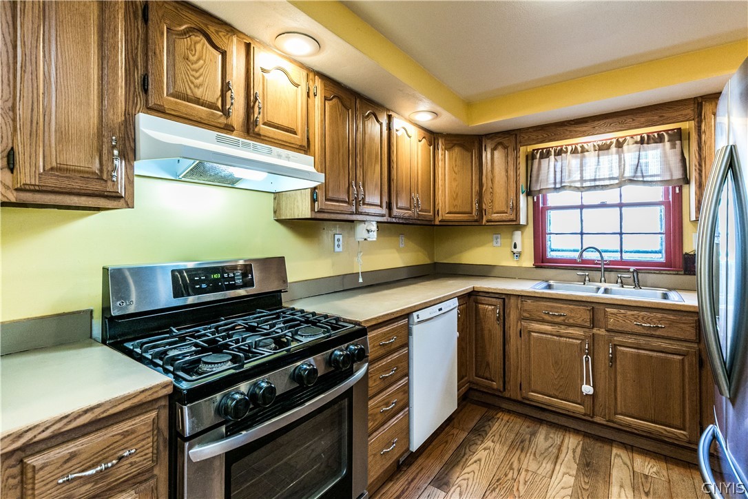 109 Lynbrook Circle DeWitt, NY 13214 - Photo 23 of 47