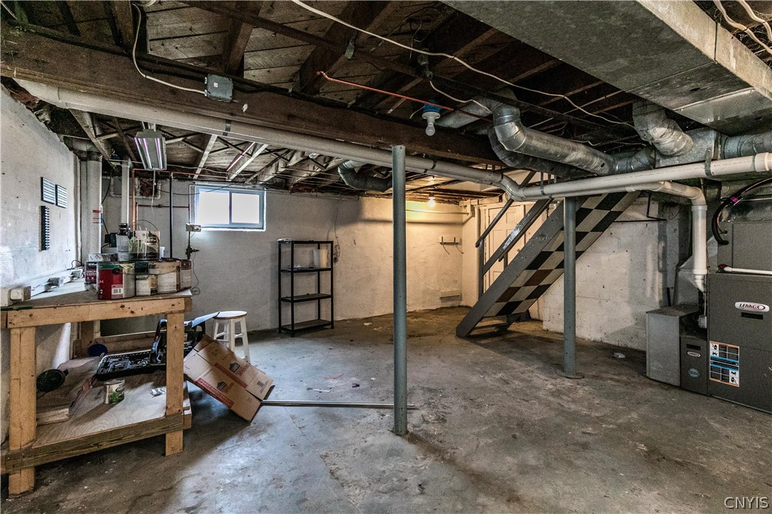 109 Lynbrook Circle DeWitt, NY 13214 - Photo 39 of 47