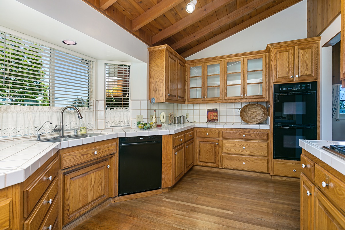 1925 Valley Road Oceanside, CA 92056 - Photo 5 of 24 Gallery Image 5