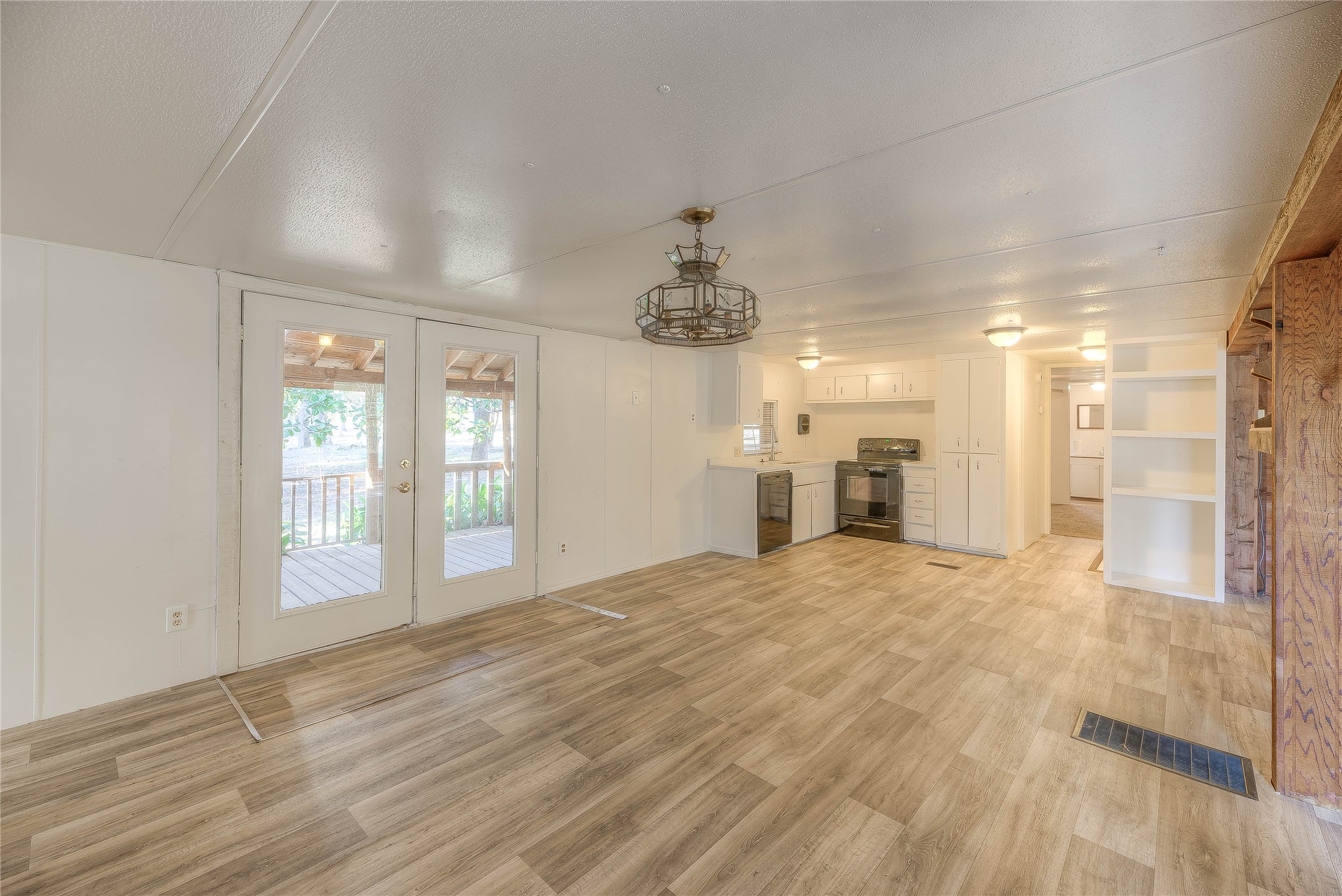 546 Port Boulevard Trinity, TX 75862 - Photo 11 of 22