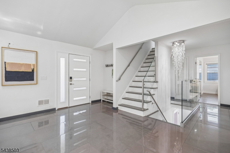 13 Munsey Road Emerson, NJ 07630 - Photo 4 of 48