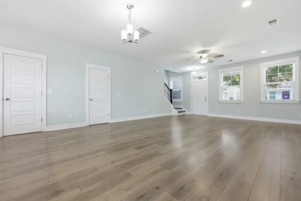 $2,400 | 3964 Neomi Street, North Charleston, SC 29405