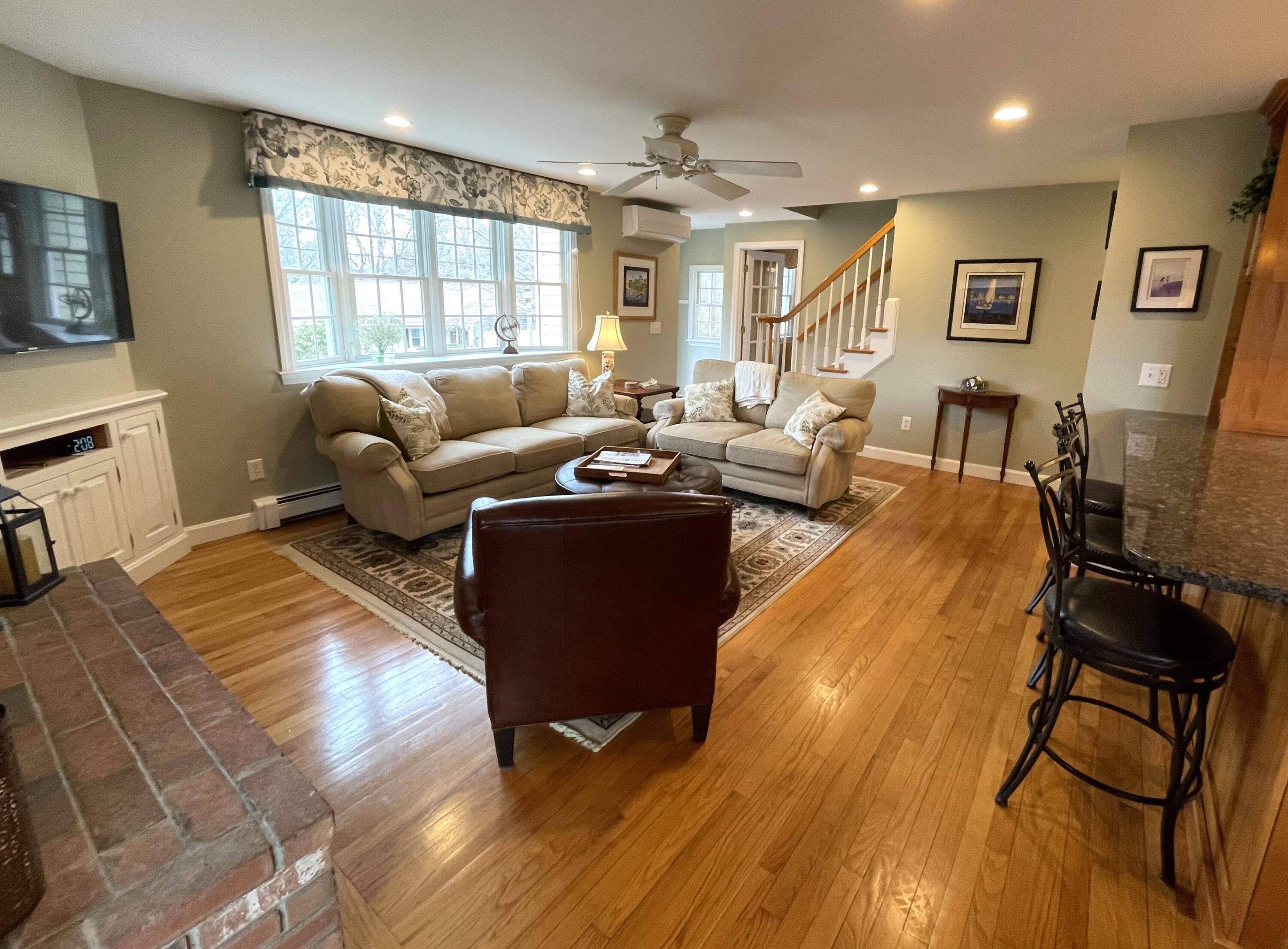 40 Riverview Lane Centerville, MA 02632 - Photo 3 of 37 Family Room