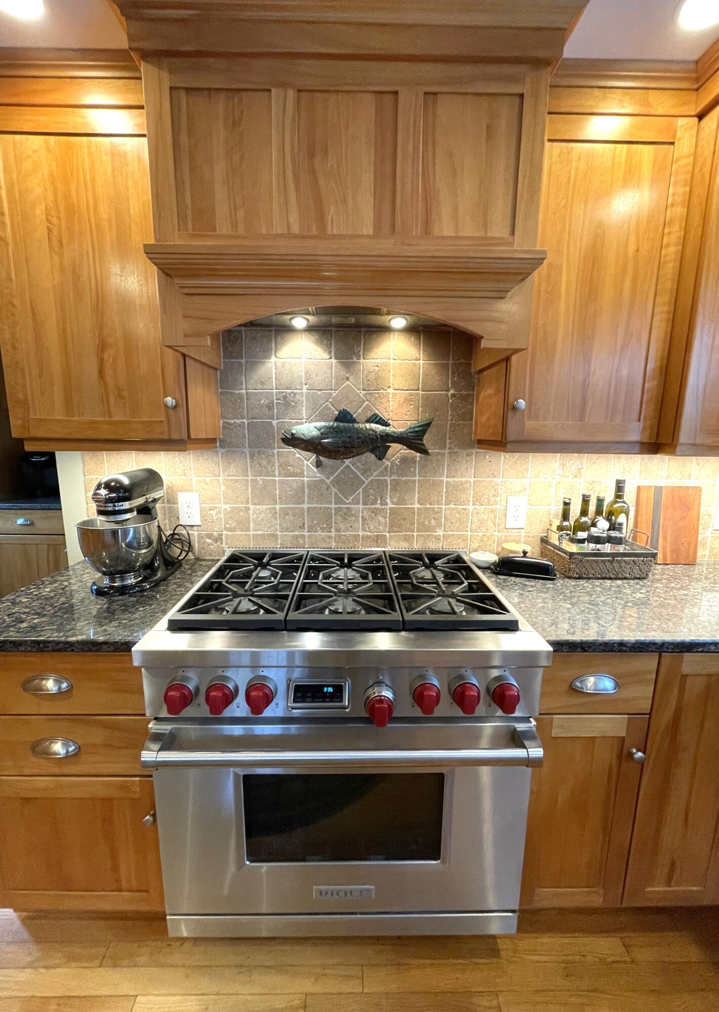 40 Riverview Lane Centerville, MA 02632 - Photo 6 of 37 Wolf Dual Fuel Stove