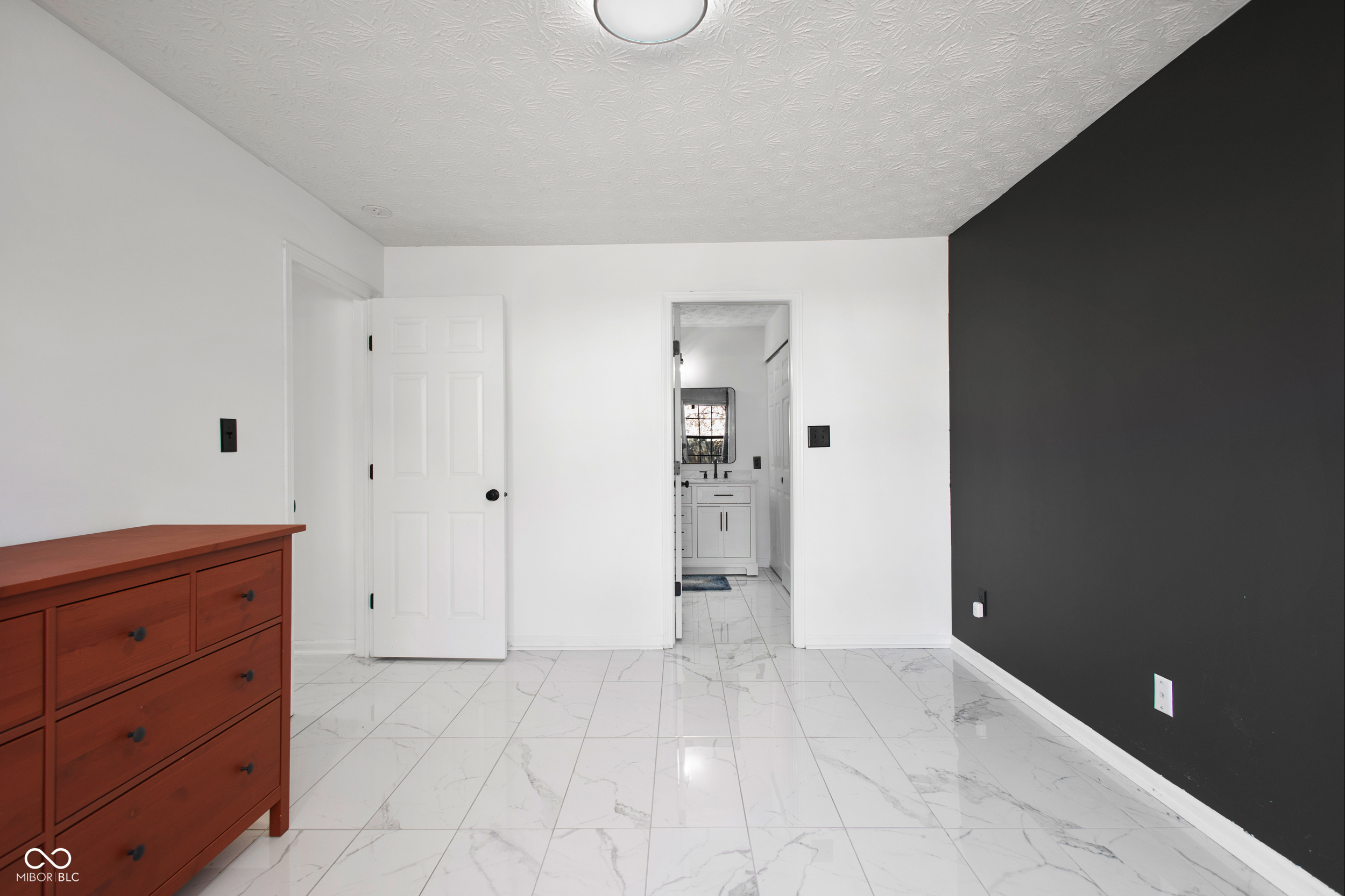 6614 Discovery Drive South Indianapolis, IN 46250 - Photo 8 of 14