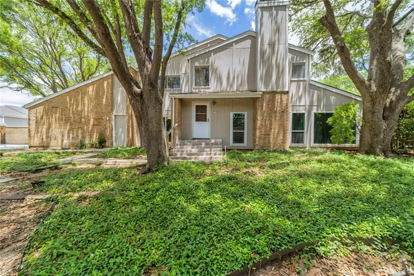 $2,300 | 2719 Creekwood Court, Carrollton, TX 75006