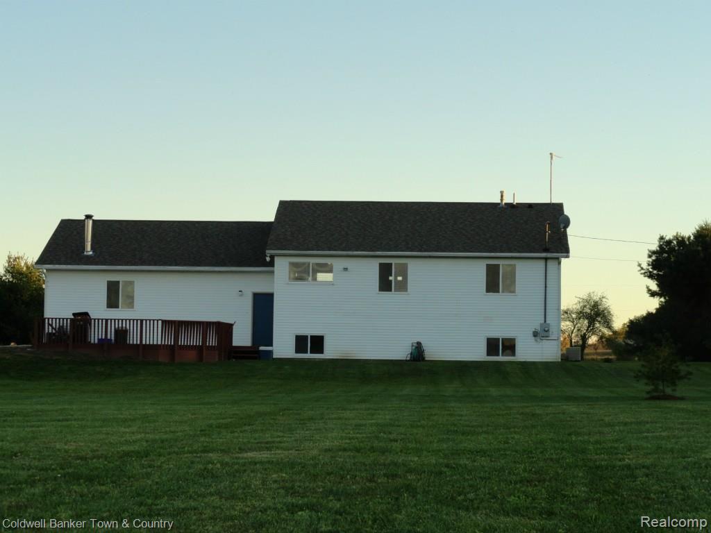 4631 Beard Road Byron, MI 48418 - Photo 7 of 45