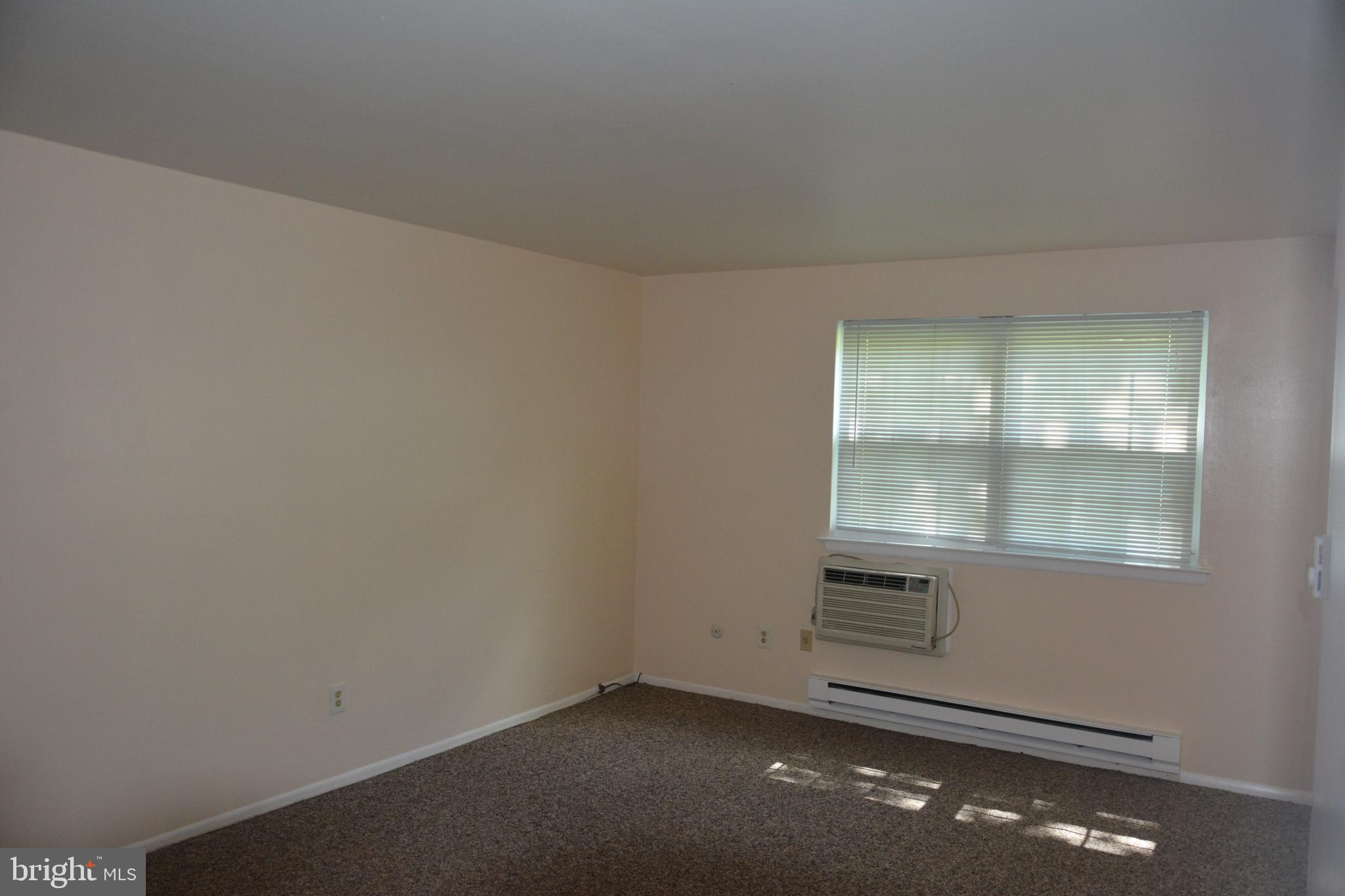 178 Elephant Road, Unit C29 Dublin, PA 18917 - Photo 4 of 23 Living Room 1