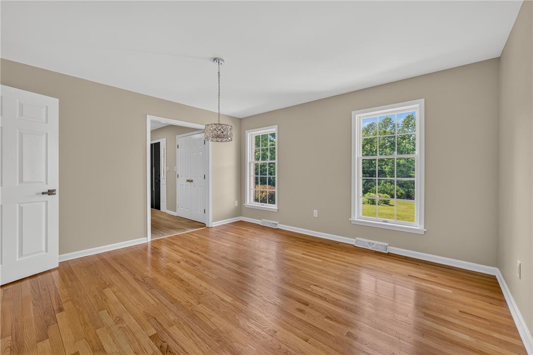 5642 Limeport Road Emmaus, PA 18049 - Photo 12 of 75