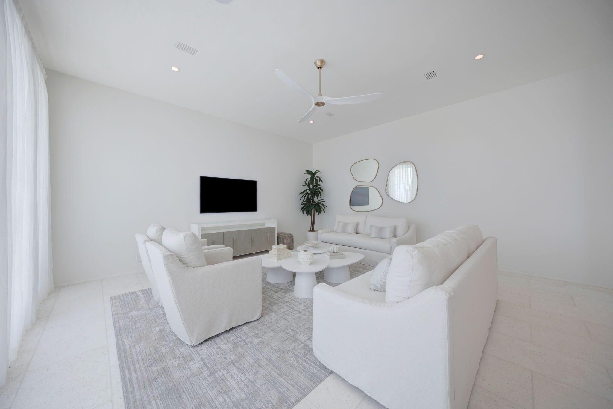 19 Astra Way Inlet Beach, Unit M12 Inlet Beach, FL 32461 - Photo 15 of 81 a living room with furniture and a flat screen tv