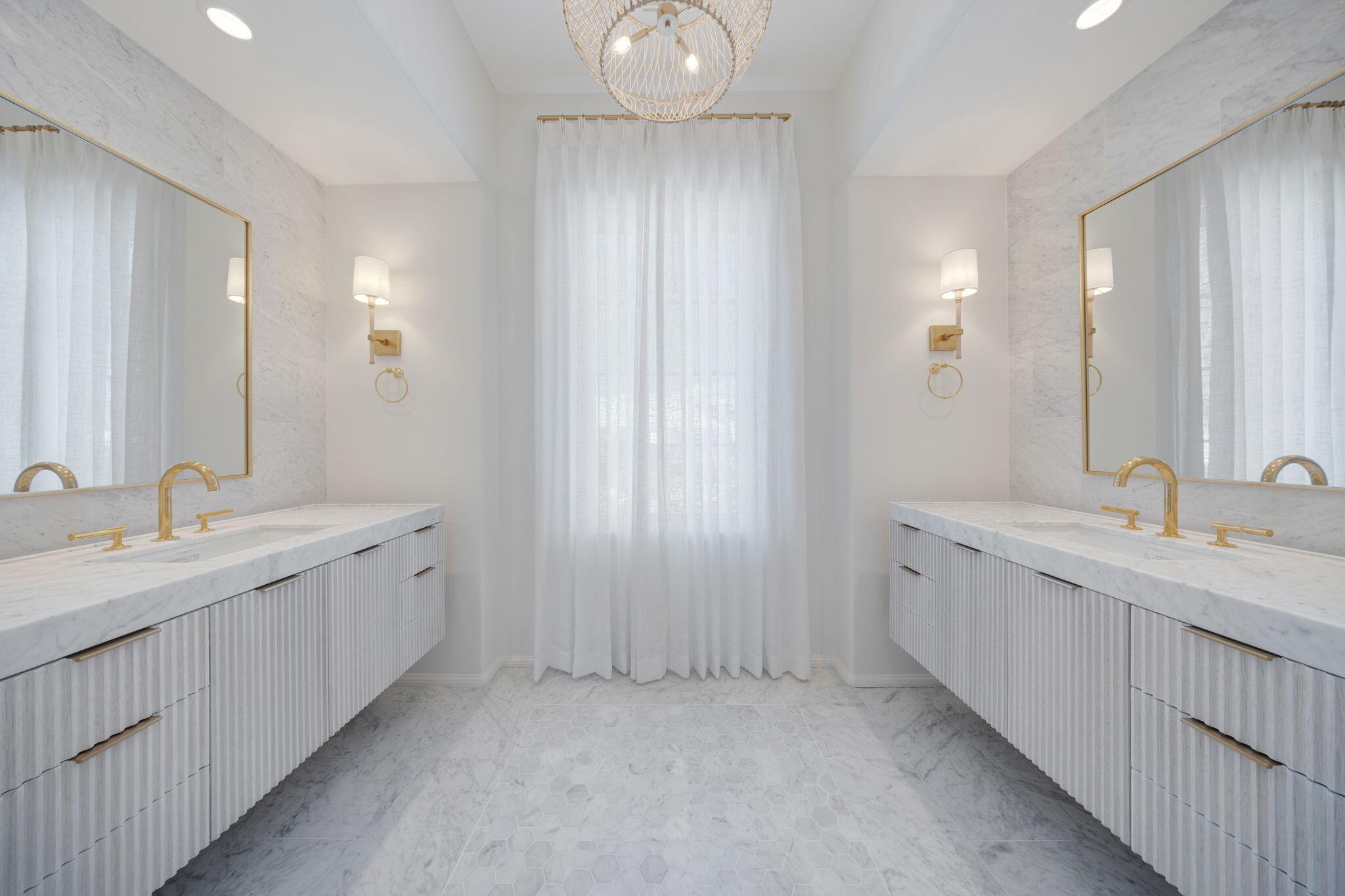 19 Astra Way Inlet Beach, Unit M12 Inlet Beach, FL 32461 - Photo 24 of 81 a bathroom with 2 sink tub and a mirror