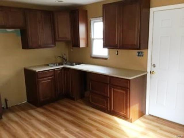 825 Carson Road St. Louis, MO 63135 - Photo 4 of 7 Gallery Image 4