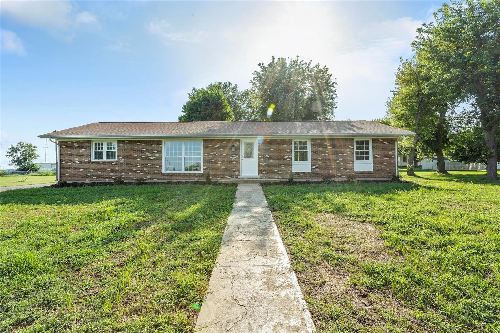 28 Victor Street Waterloo, IL 62298 - Photo 1 of 32