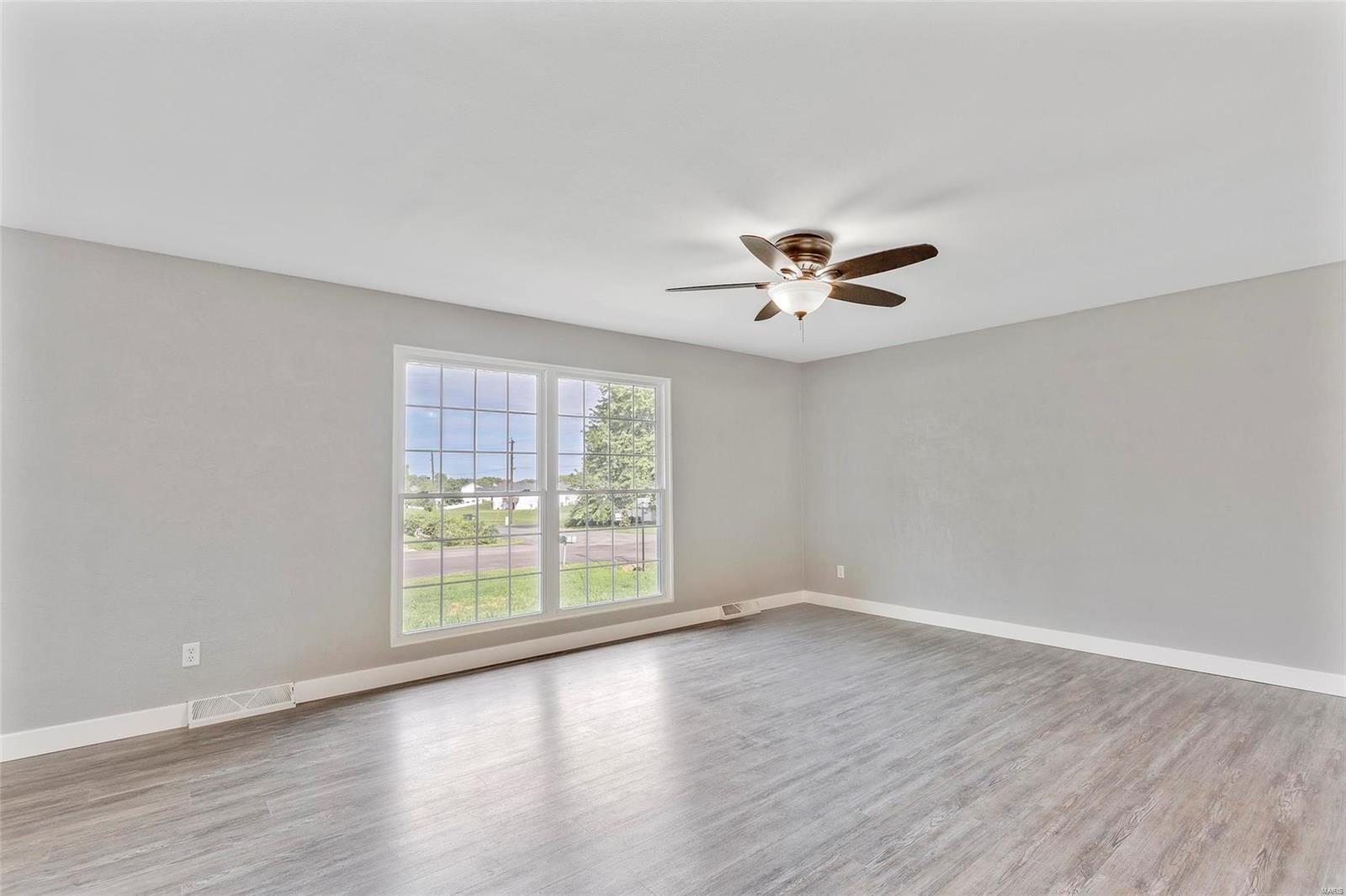 28 Victor Street Waterloo, IL 62298 - Photo 13 of 32