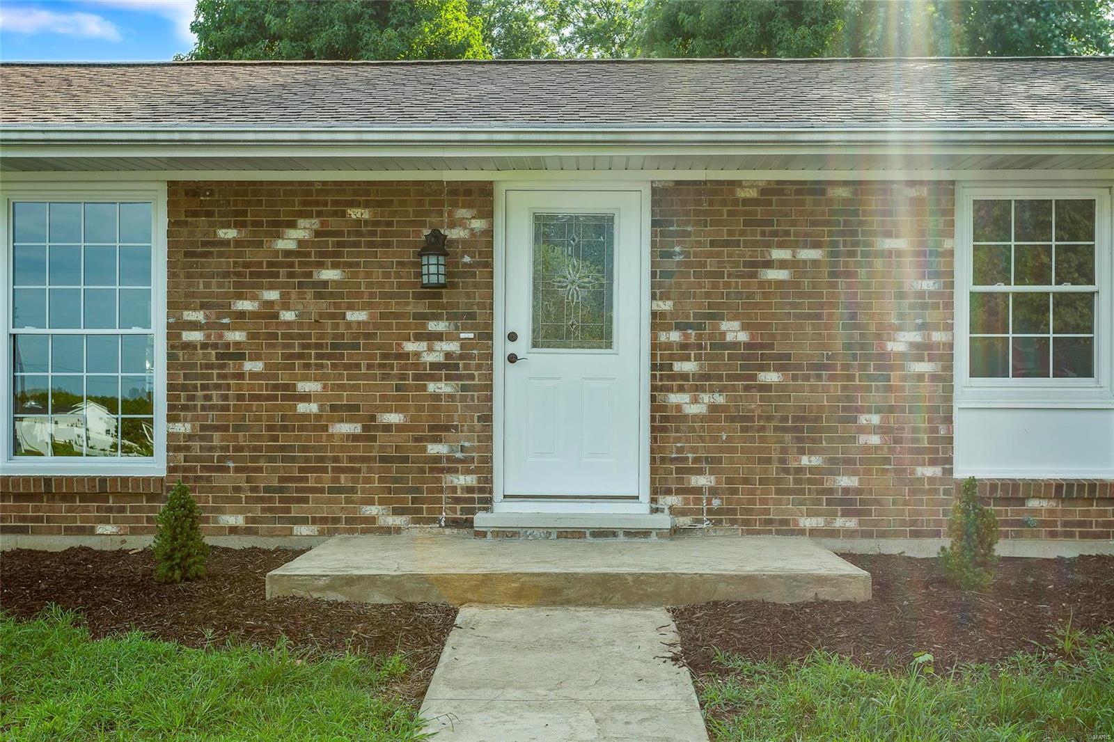 28 Victor Street Waterloo, IL 62298 - Photo 3 of 32