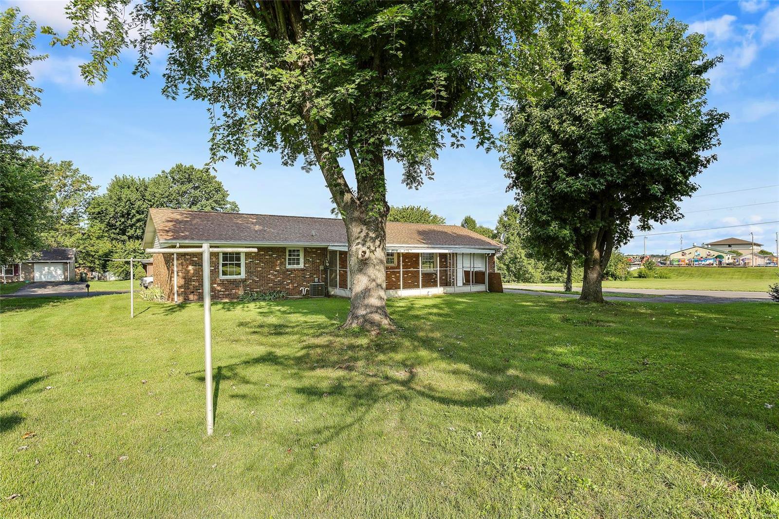 28 Victor Street Waterloo, IL 62298 - Photo 5 of 32