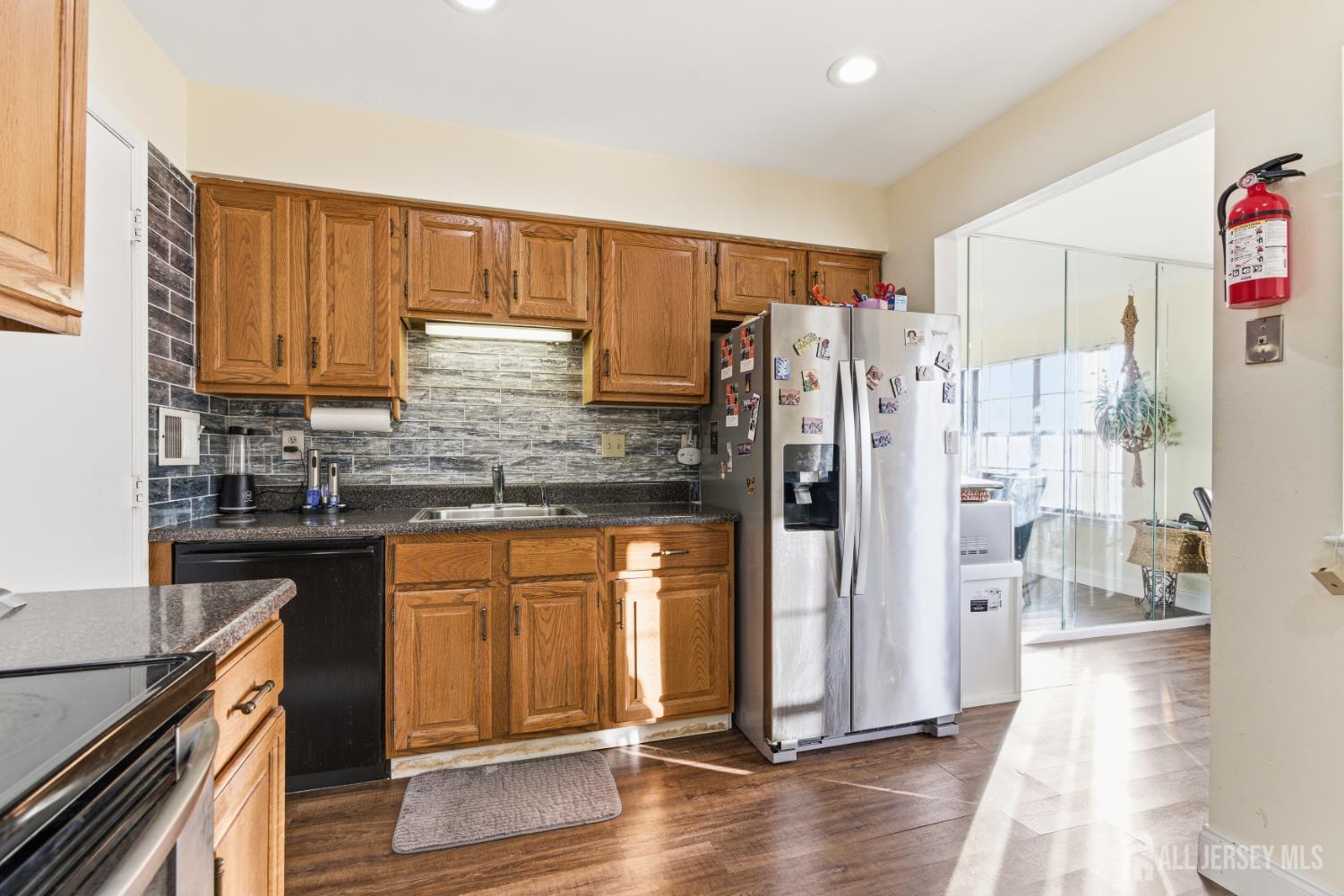 29 Exeter Court Somerset, NJ 08873 - Photo 11 of 30