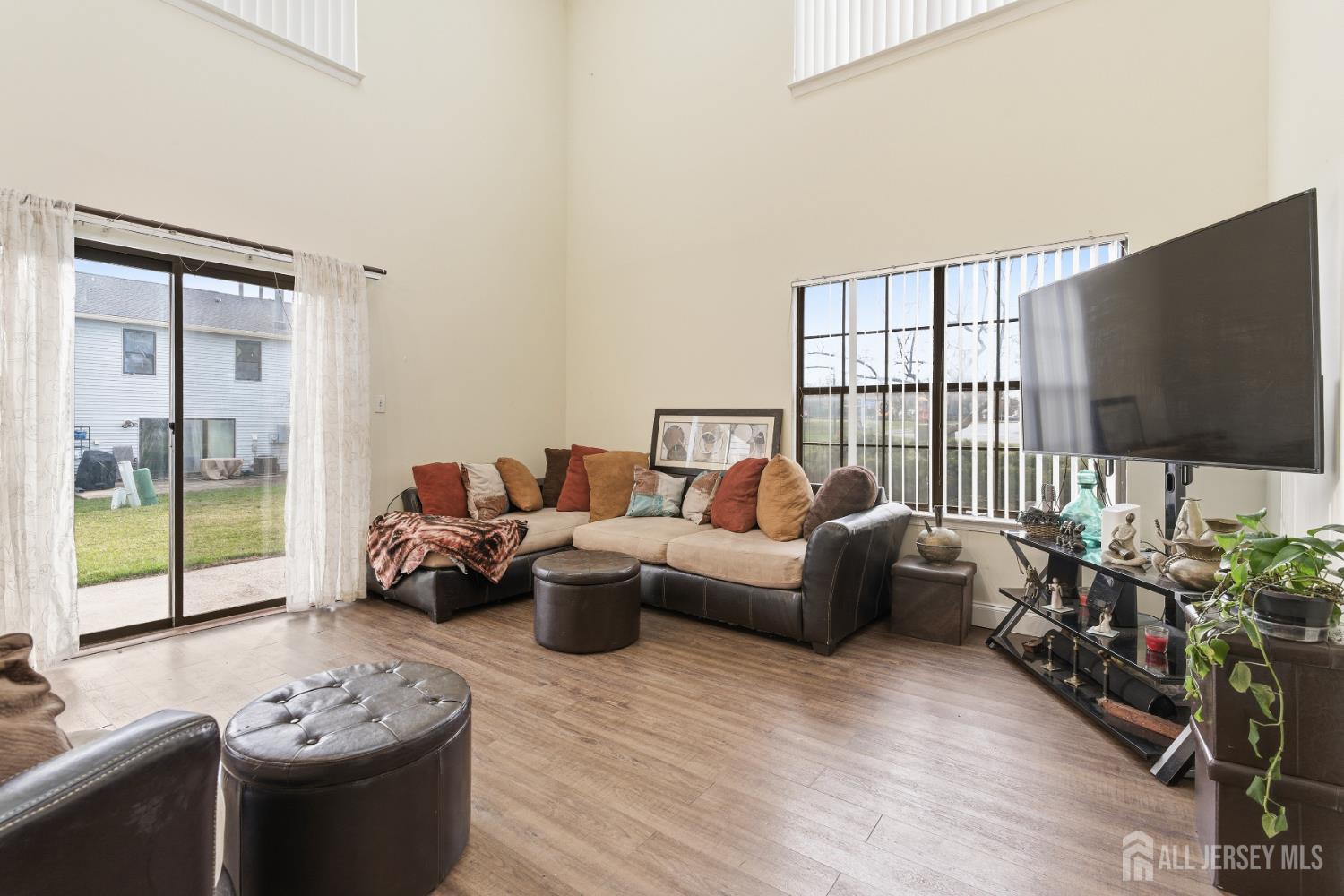 29 Exeter Court Somerset, NJ 08873 - Photo 6 of 30