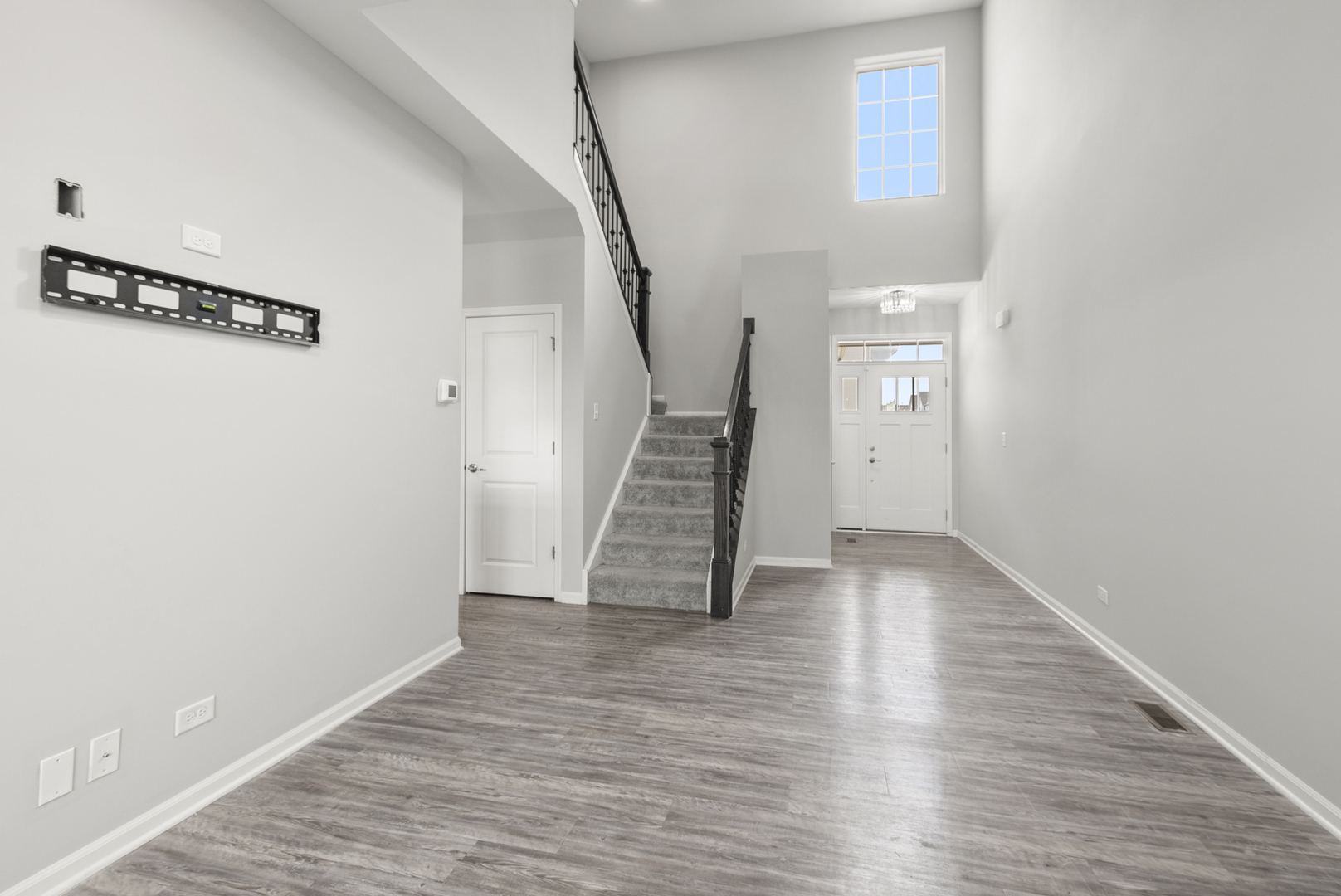 2045 Stuttle Road Batavia, IL 60510 - Photo 3 of 18 a view of an entryway with wooden floor