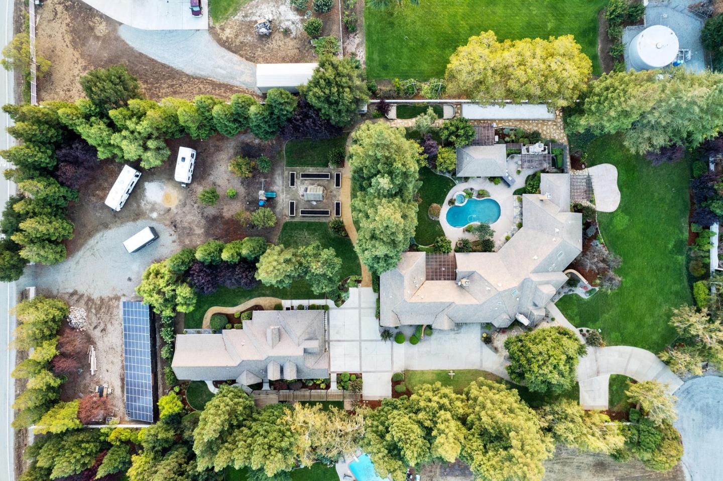 2395 Ric Drive Gilroy, CA 95020 - Photo 10 of 100