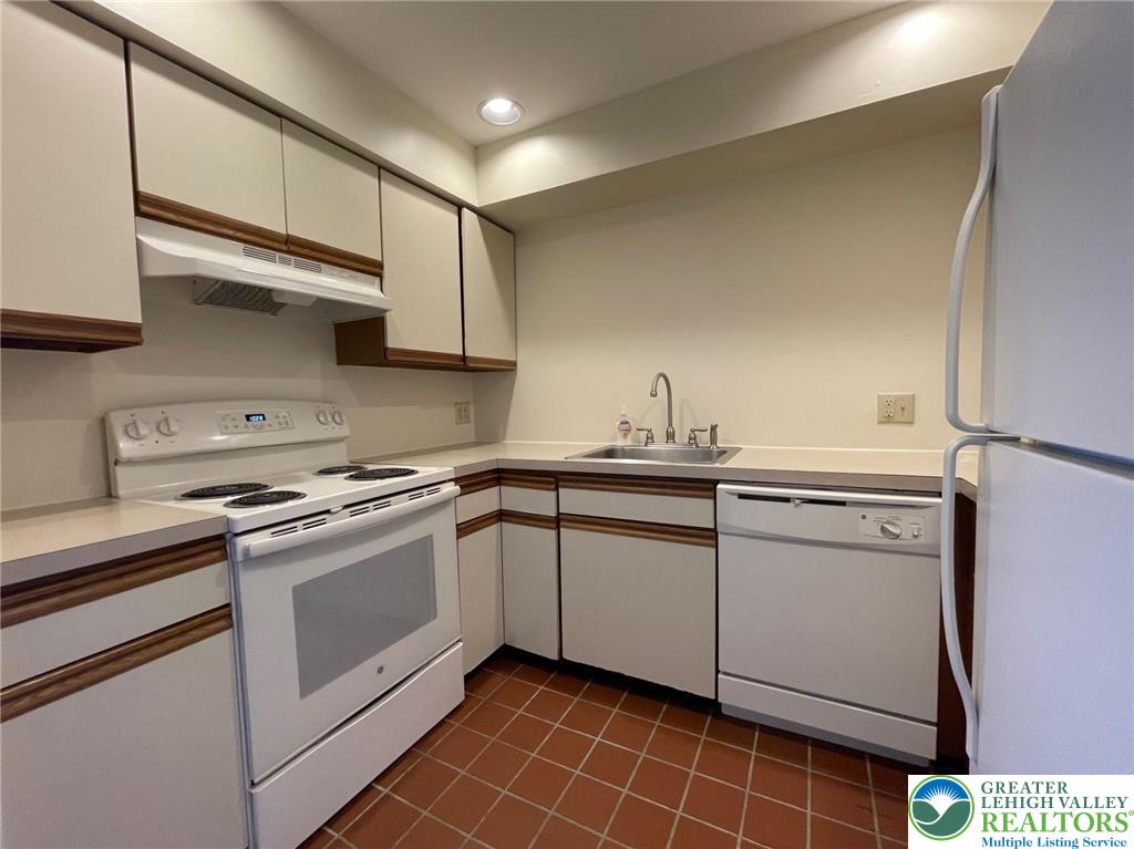 101 Race Street, Unit 205 Catasauqua, PA 18032 - Photo 4 of 15