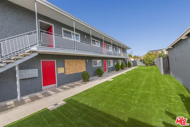 $1,349,000 | 925 East 19th Street, Long Beach, CA 90806